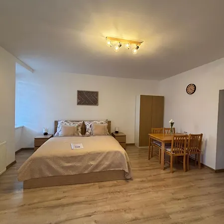 Ii * Kostomlaty pod Milešovkou